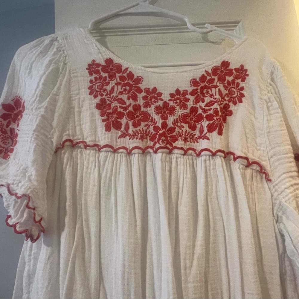 Old Navy White and embroidered dress